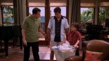 Two and a Half Men (Dva a pul chlapa) S01E02 CzDab